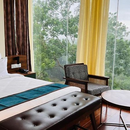 The Convoy Hotel Dibrugarh Buitenkant foto