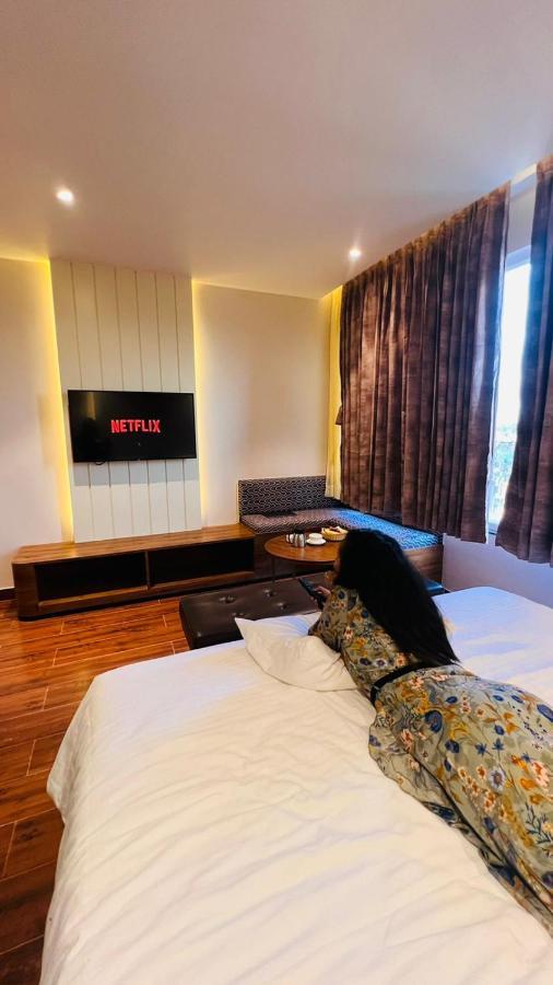The Convoy Hotel Dibrugarh Buitenkant foto